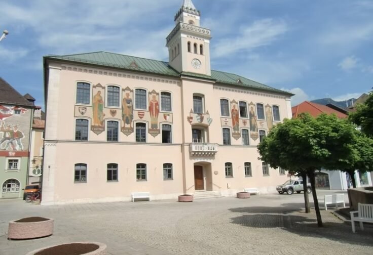 30b22b_f47279f92609451d8335edce82374070_mv2