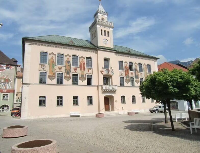 30b22b_f47279f92609451d8335edce82374070_mv2